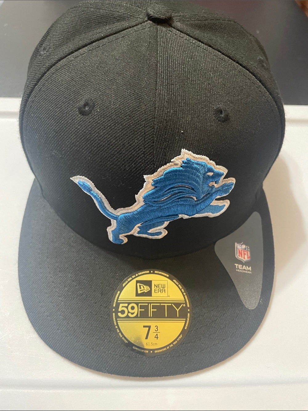 New Era Detroit Lions Black and Blue 59FIFTY Fitted Hat Sz. 7 3/4 NWT never worn